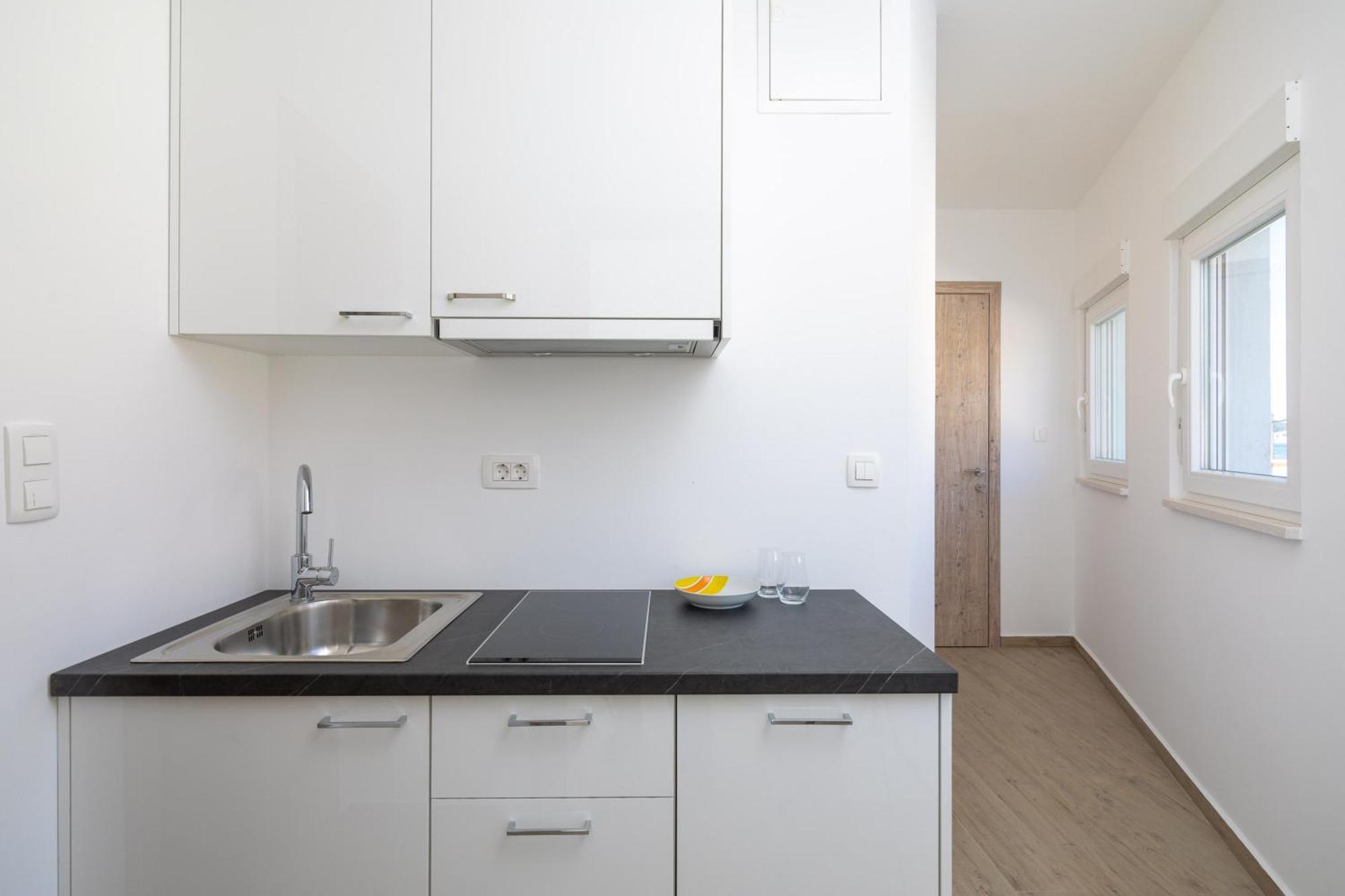 Blue Wonder Apartments Dugi Rat Exterior photo