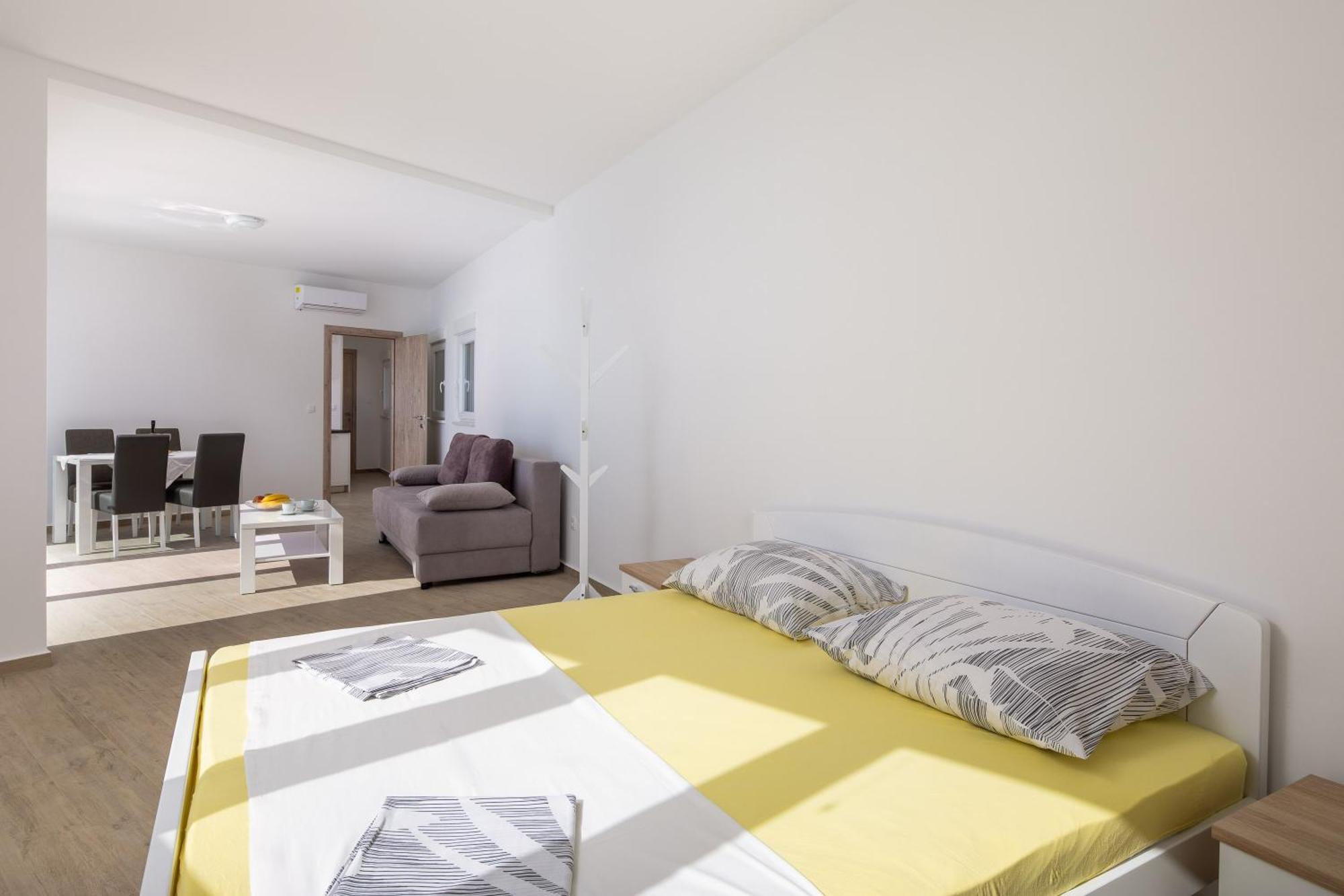 Blue Wonder Apartments Dugi Rat Exterior photo
